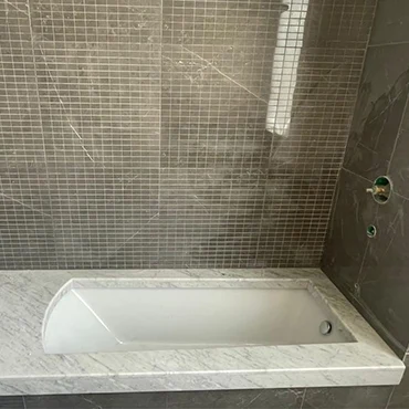 Bathroom Interior Design: Custom glass